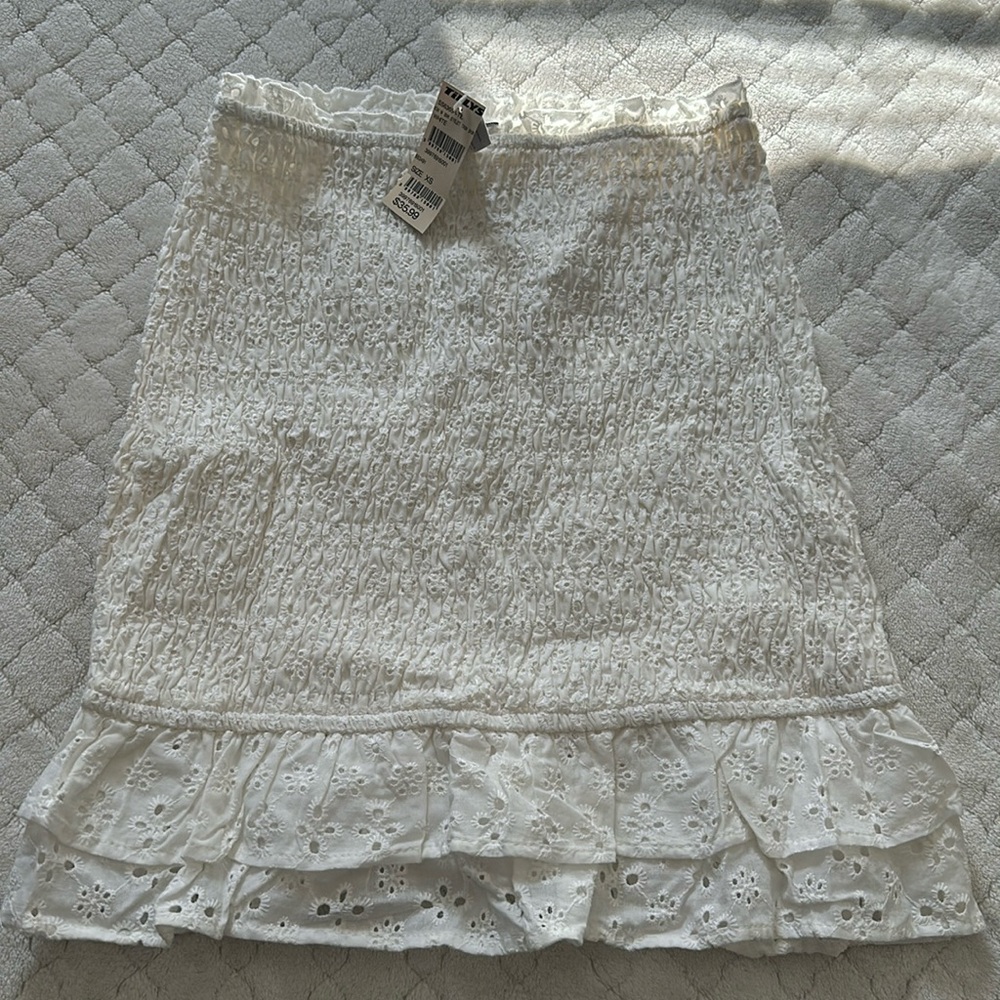 Juniors white skirt, extra small